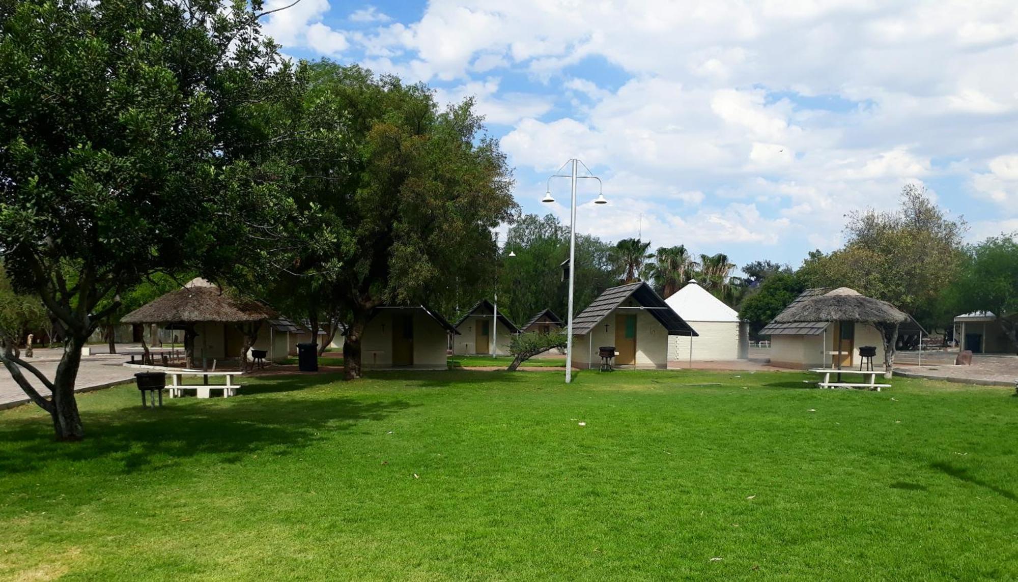 East Gate Rest Camp Apartment Buitepos Exterior foto