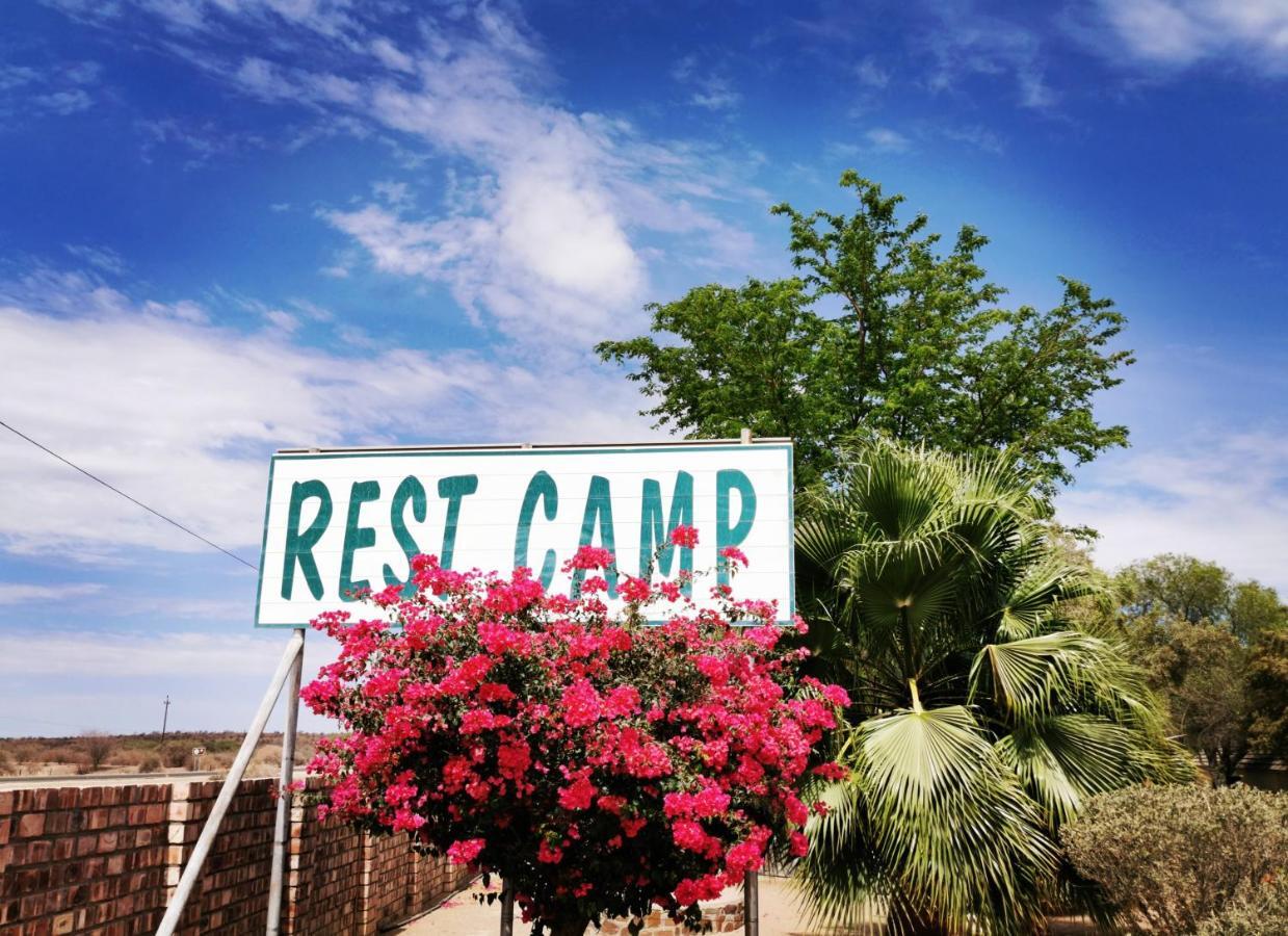 East Gate Rest Camp Apartment Buitepos Exterior foto