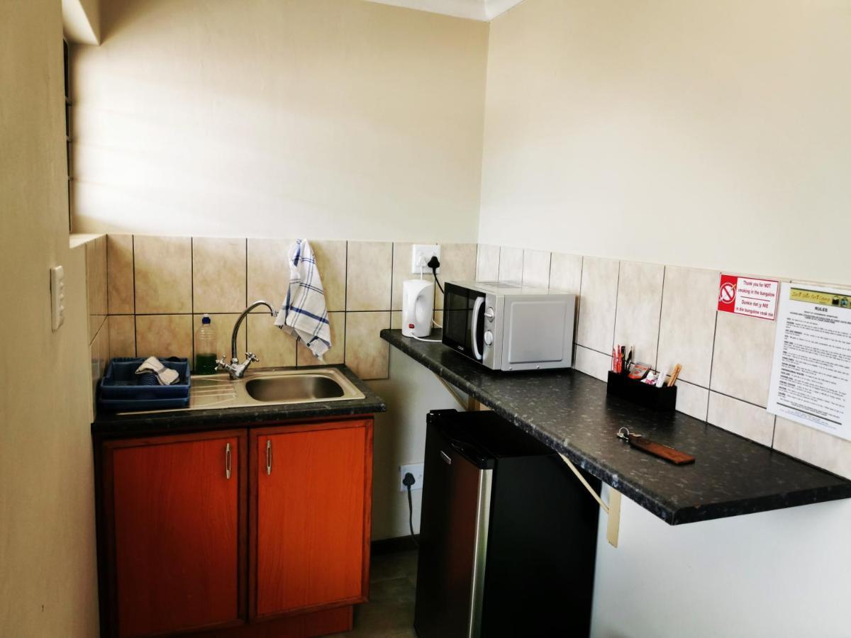 East Gate Rest Camp Apartment Buitepos Exterior foto